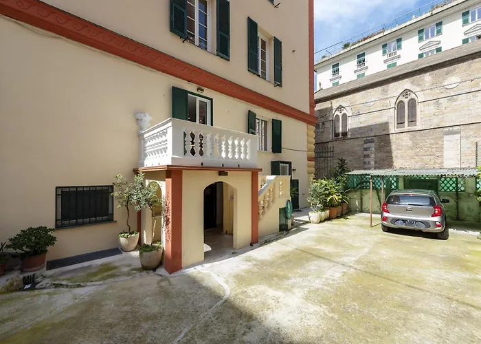 Central Apartment In Genova - Happy Rentals